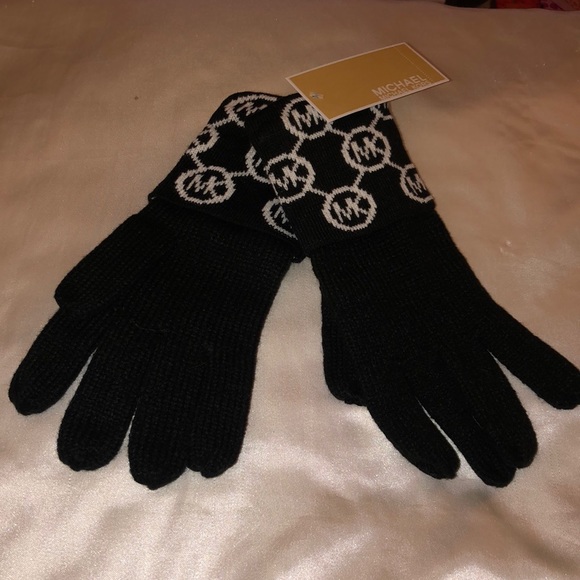 Michael Kors Black Cream Knit Gloves With Fold Over Cuff With MK Logo NWT - Picture 8 of 15